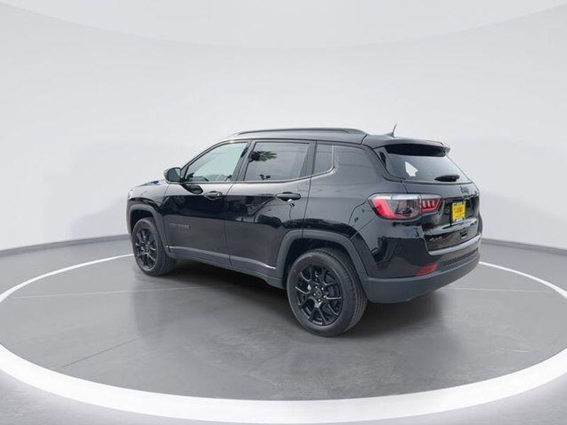 New 2026 Jeep Compass Latitude Altitude 4x4Image 6