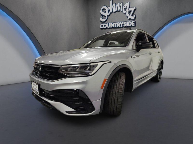 Used 2023 Volkswagen Tiguan AWD SE R-Line Black w/SunroofImage 11