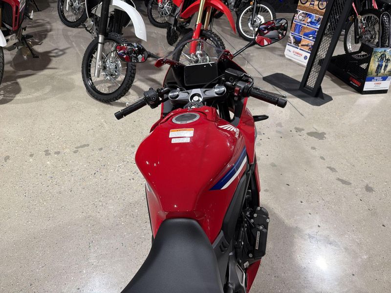 New 2026 Honda CBR650R E-CLUTCH Image 25