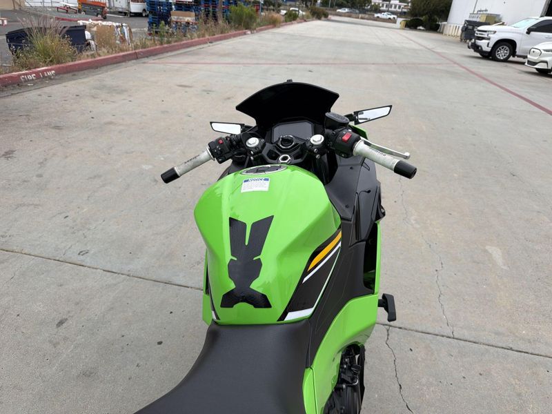 Used 2025 Kawasaki NINJA 500 KRT SE ABS Image 25