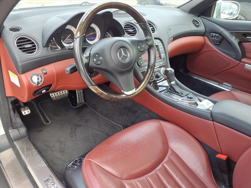 Used 2011 Mercedes-Benz SL 550 550Image 4