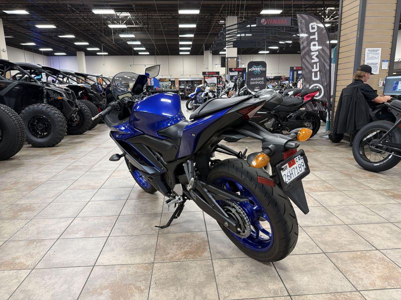 Used 2023 Yamaha YZF-R3 ABS Image 15