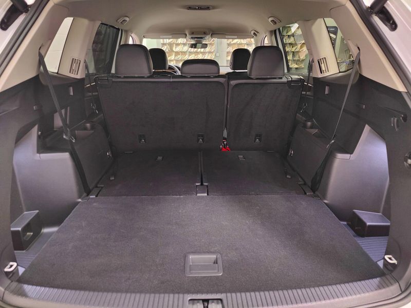 Used 2025 Volkswagen Atlas SE AWD w/TechnologyImage 11