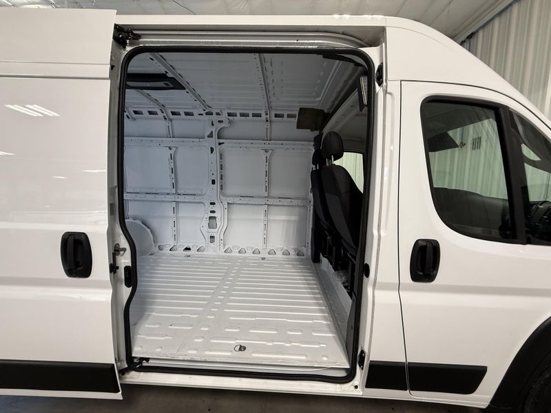 Used 2025 RAM ProMaster 2500 TradesmanImage 7
