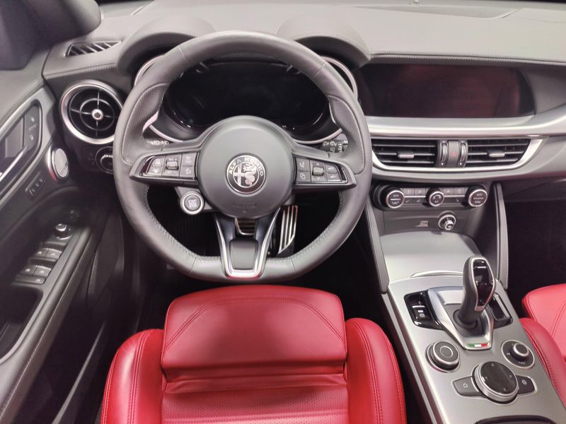 2024 Alfa Romeo Stelvio Veloce Premium AWD w/Activ AsstImage 24