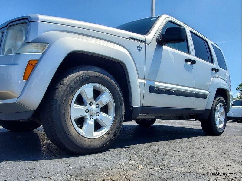 Used 2011 Jeep Liberty SportImage 6