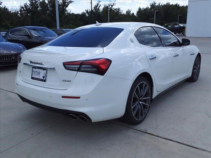 2021 Maserati Ghibli SImage 2