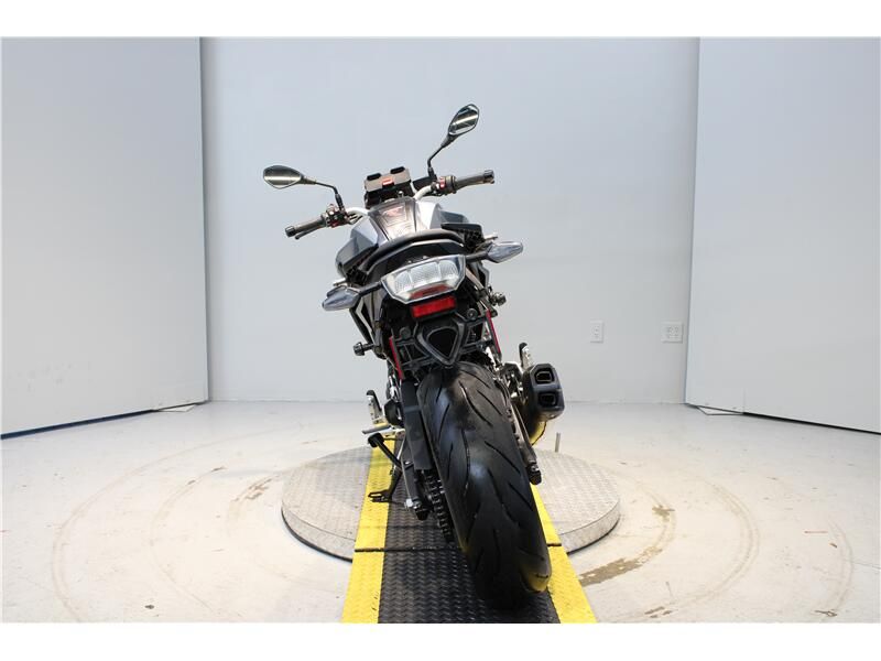 2023 BMW F 900 R Image 3