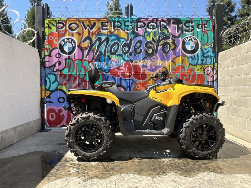 2024 Can-Am OUTLANDER MAX XT 700Image 3