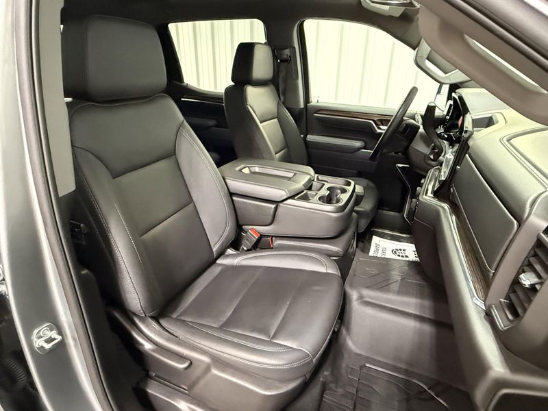 Used 2025 Chevrolet Silverado 1500 LTImage 9