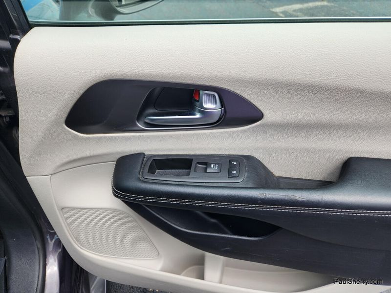 Used 2022 Chrysler Pacifica Touring L