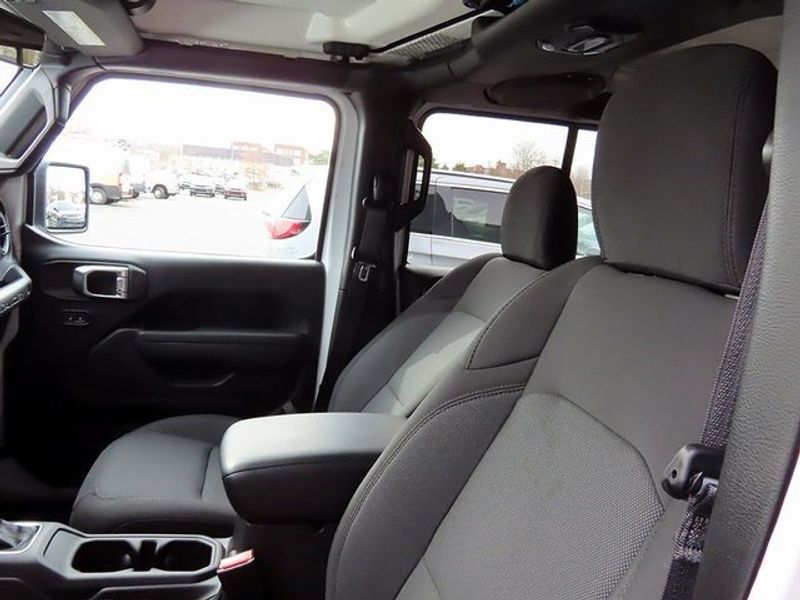 2023 Jeep Wrangler SportImage 14