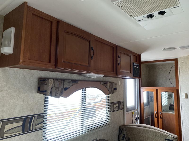 Used 2010 FOREST RIVER SURVEYOR SPORT 186 Image 23