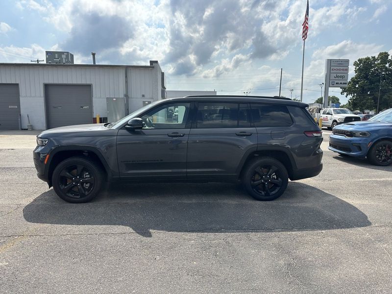 2024 Jeep Grand Cherokee L Altitude X 4x4Image 5