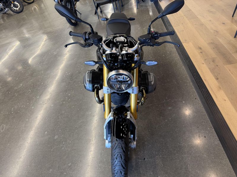 2025 BMW R 12 nineT - BLACK STORM METALLIC