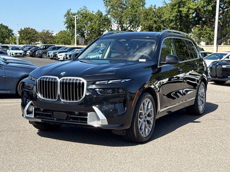 Used 2025 BMW X7 xDrive40iImage 2