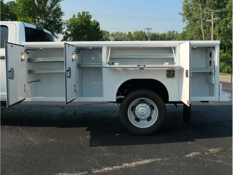 2024 RAM 5500 Tradesman Chassis Crew Cab 4x4 84