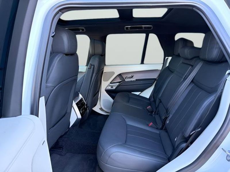 Used 2023 Land Rover Range Rover SE