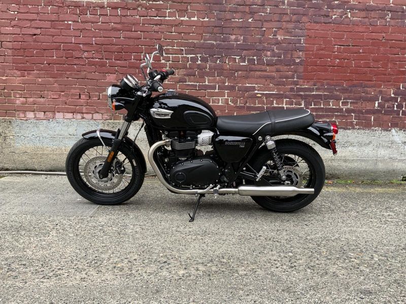 2025 Triumph Bonneville T120