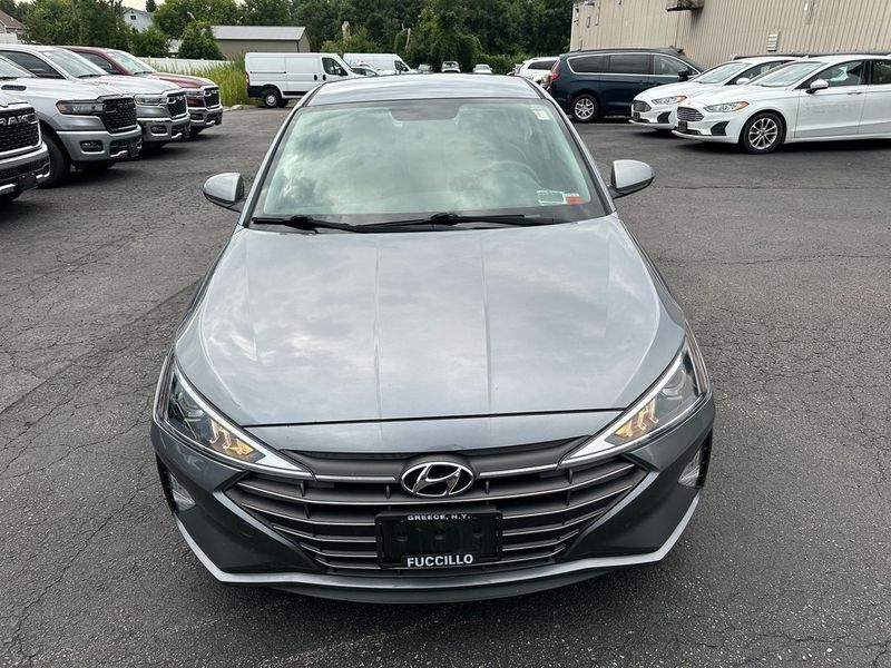 2019 Hyundai Elantra SEImage 9