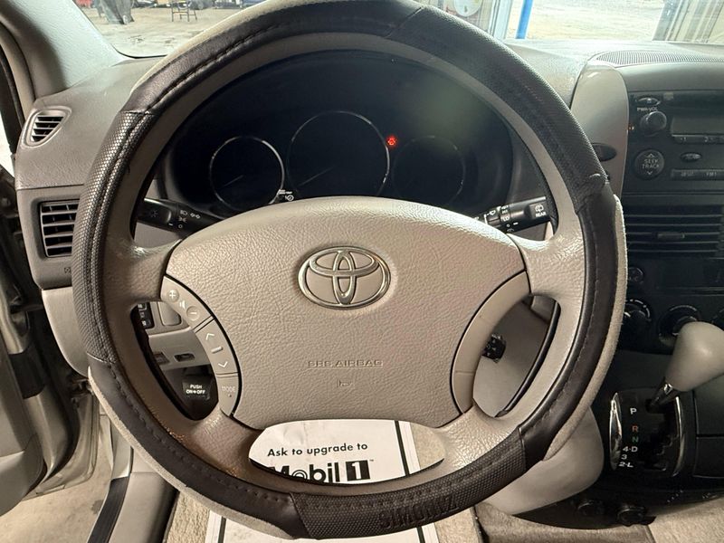 Used 2008 Toyota Sienna LEImage 28