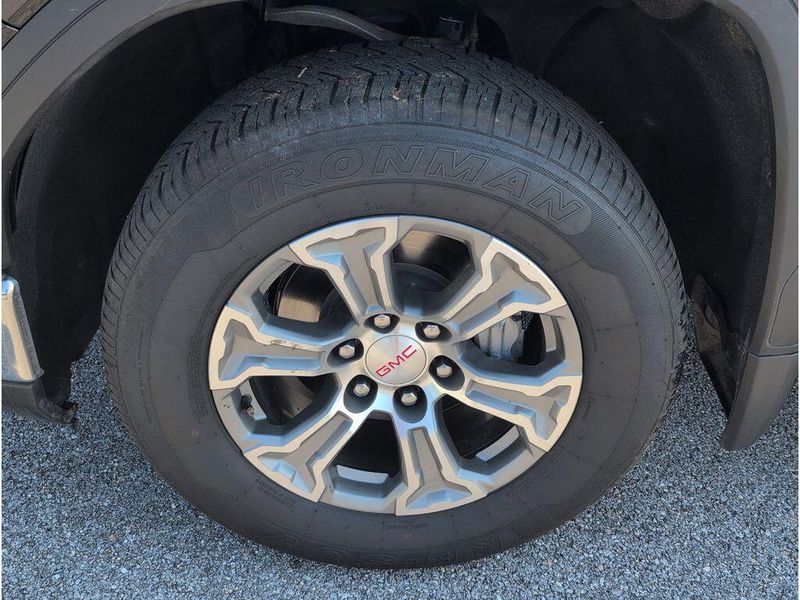 Used 2025 GMC Sierra 1500 SLTImage 9