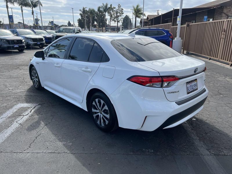 2020 Toyota Corolla Hybrid LEImage 2