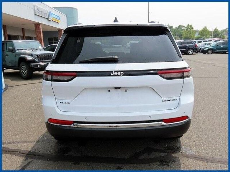 Used 2022 Jeep Grand Cherokee LimitedImage 6