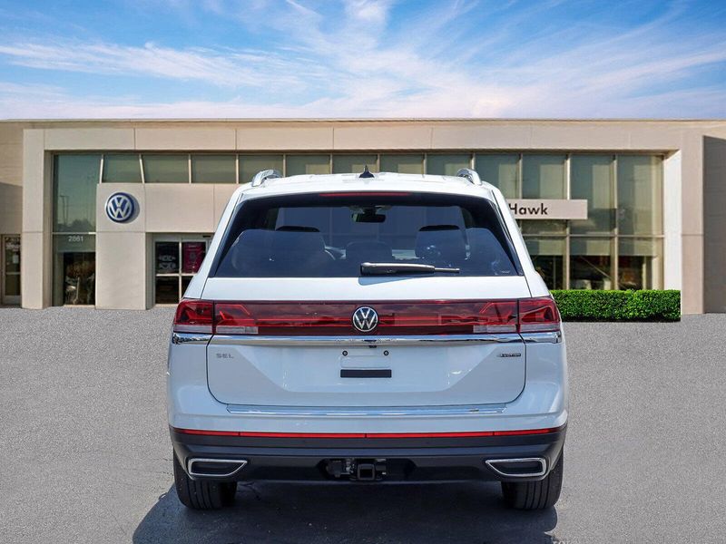 2024 Volkswagen Atlas SEL photo 5