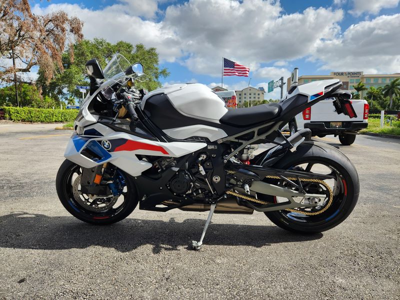 2025 BMW S 1000 RRImage 1