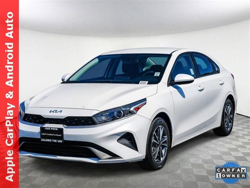 Used 2023 Kia Forte LXSImage 5