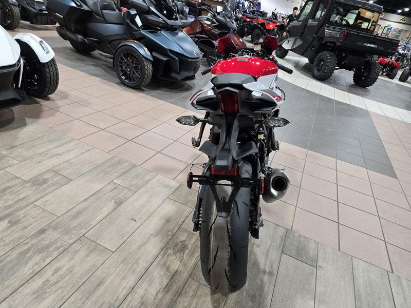NEW 2026 YAMAHA YZFR1 70TH ANNIVERSARY EDITION Image 12