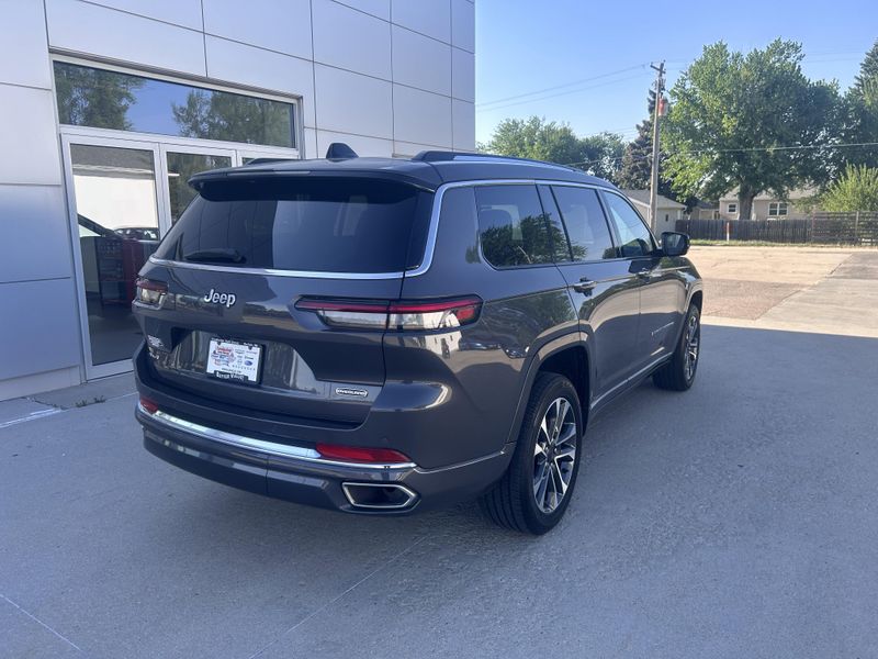2023 Jeep Grand Cherokee L OverlandImage 8