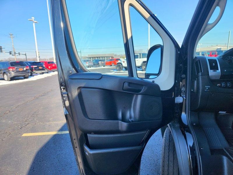 2018 RAM ProMaster 1500 Low RoofImage 27