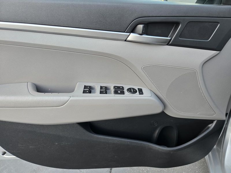 Used 2019 Hyundai Elantra SE