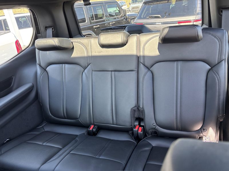 2026 Jeep Grand Wagoneer Summit Obsidian 4x4Image 27