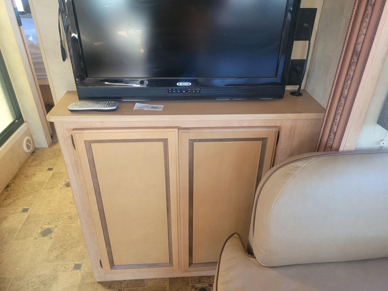 Used 2012 THOR M-32A  FORD Image 14