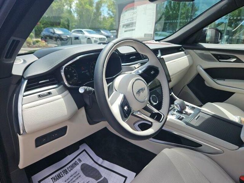2025 Jaguar F-PACE R-Dynamic S