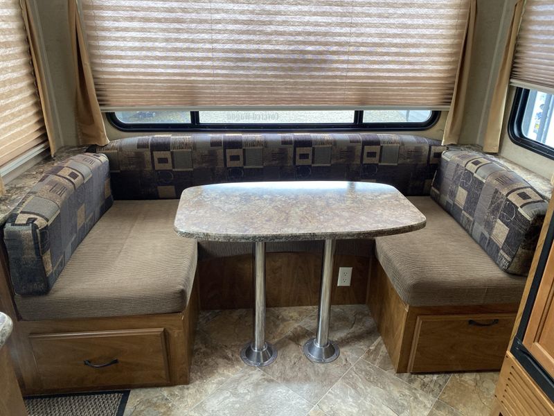 Used 2014 OUTDOORS RV CREEKSIDE 20FQ Image 13