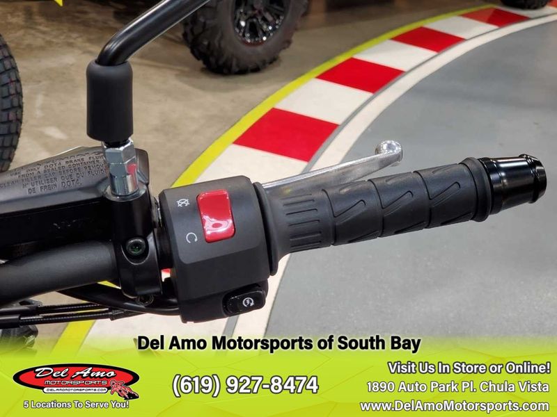 2024 Kawasaki ER650PRFNL-GY2  in a METALLIC MATTE DARK GRAY/METALLIC SPARK BLACK exterior color. Del Amo Motorsports of South Bay (619) 547-1937 delamomotorsports.com 