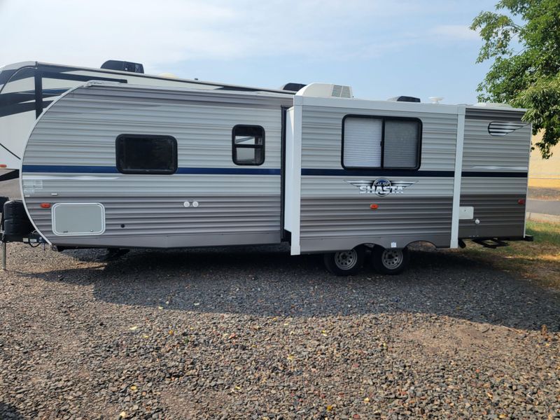 Used 2021 FOREST RIVER Shasta Image 5