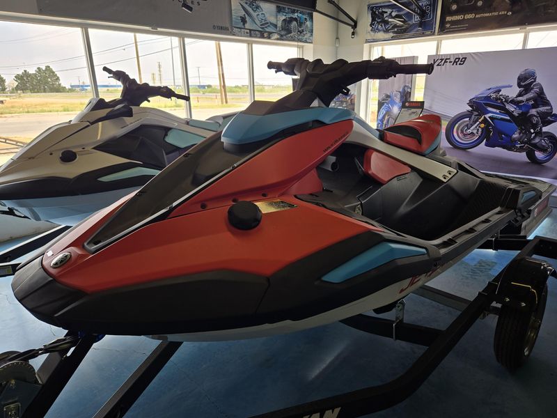 2025 Yamaha JETBLASTER DLX 2 IMPERIAL RED AND BLACK Image 2