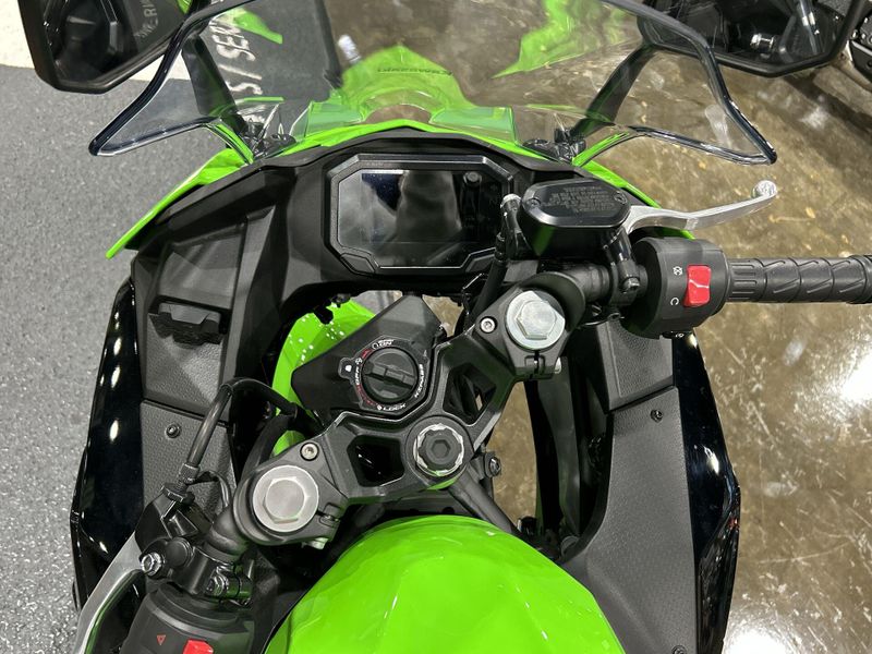 2024 Kawasaki NINJA 500 KRT EDITION SE ABS  in a LIME GREEN/EBONY exterior color. Del Amo Motorsports of Redondo Beach (424) 390-7811 delamomotorsports.com 