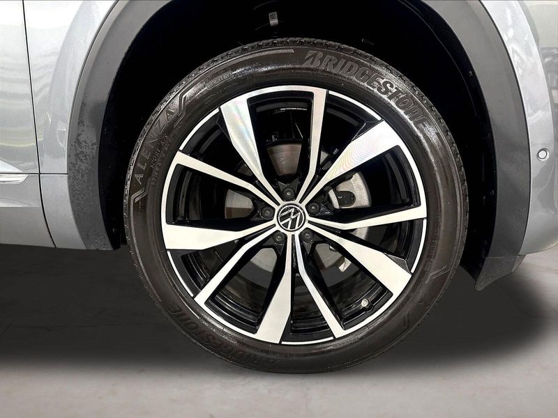Used 2024 Volkswagen Atlas SEL Premium AWD R-Line w/Sunroof/NavImage 35