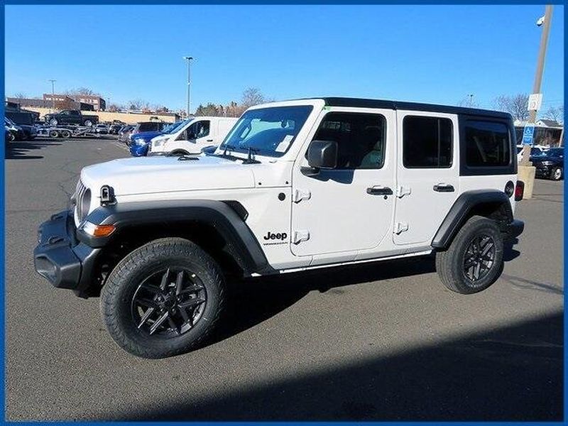 2025 Jeep Wrangler Sport SImage 1