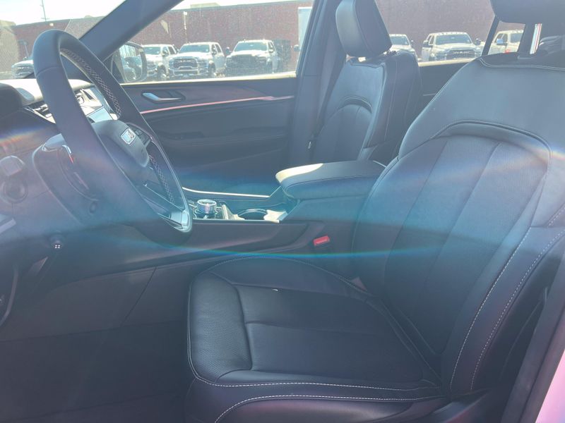 New 2026 Jeep Grand Cherokee L Limited Reserve 4x4Image 18