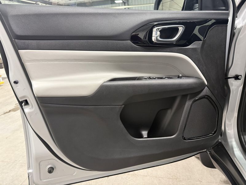 Used 2024 Jeep Compass LimitedImage 20