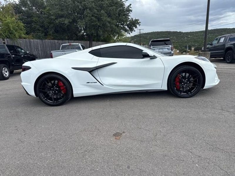 2025 Chevrolet Corvette Z06 3LZ photo 4