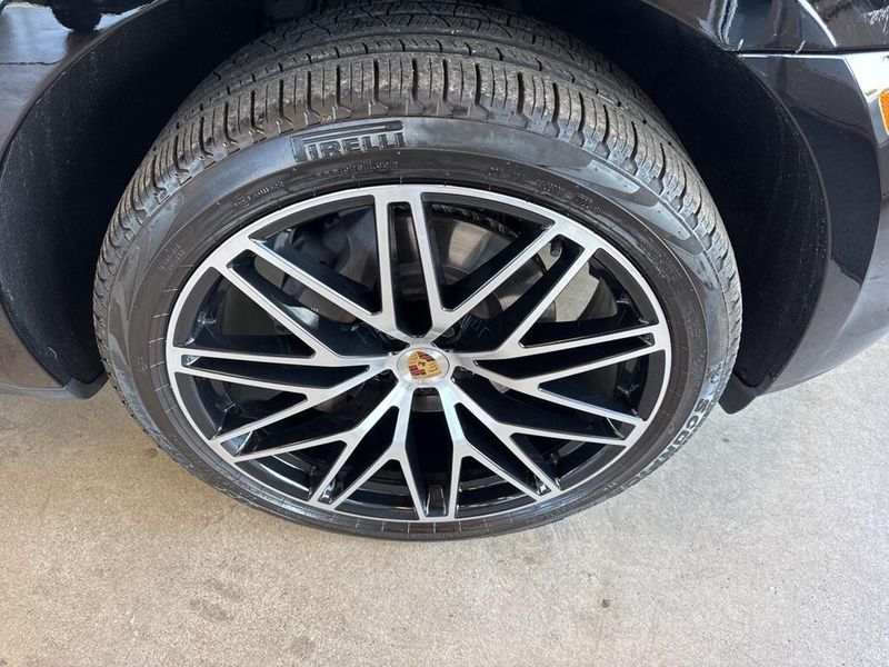 2023 Porsche Macan 