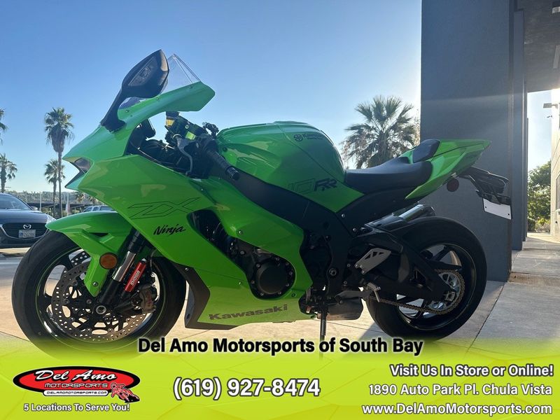 2024 Kawasaki ZX1002TRFNL-GN1  in a LIME GREEN/EBONY exterior color. Del Amo Motorsports of South Bay (619) 547-1937 delamomotorsports.com 